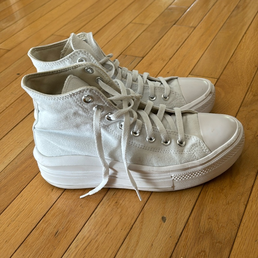 Platform white converse size 9 women’s